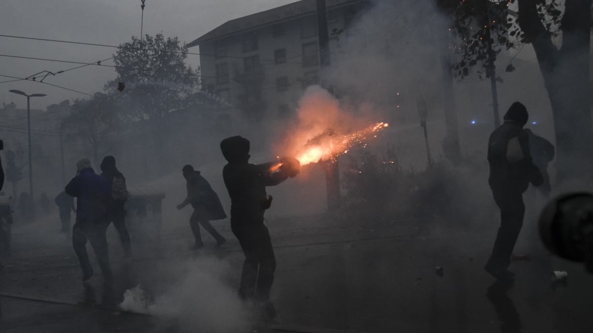 Sicurezza: scudo penale per tutti i cittadini, il fermo preventivo è un «accompagnamento»Correzioni del Colle sui punti più «spinosi»?