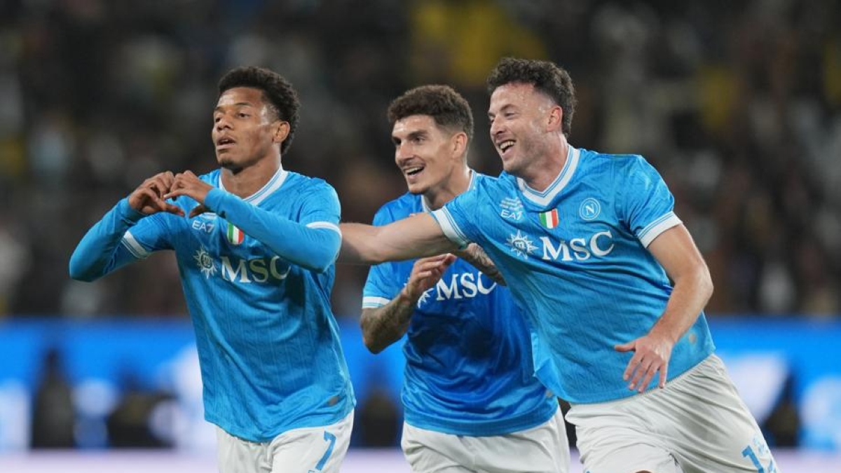 Capolavoro Napoli: domina il Bologna con la doppietta di Neres e vince la Supercoppa 