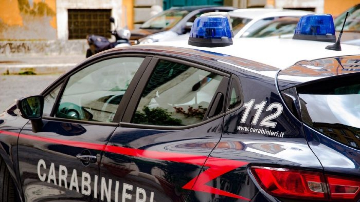 Napoli, spara contro l'auto dell'ex compagna nel giorno di Natale: arrestato 32enne