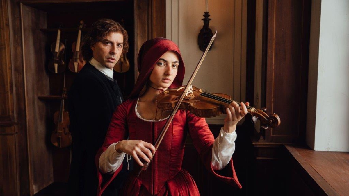 Damiano Michieletto tra Vivaldi e la sua allieva: «Bello avere il coraggio di uscire a Natale col mio film in costume.