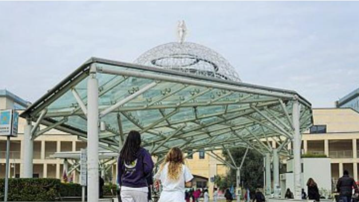 Milano, la denuncia di un paziente del San Raffaele: «Aspetto l’esame istologico da mesi dopo l’intervento per un tumore»