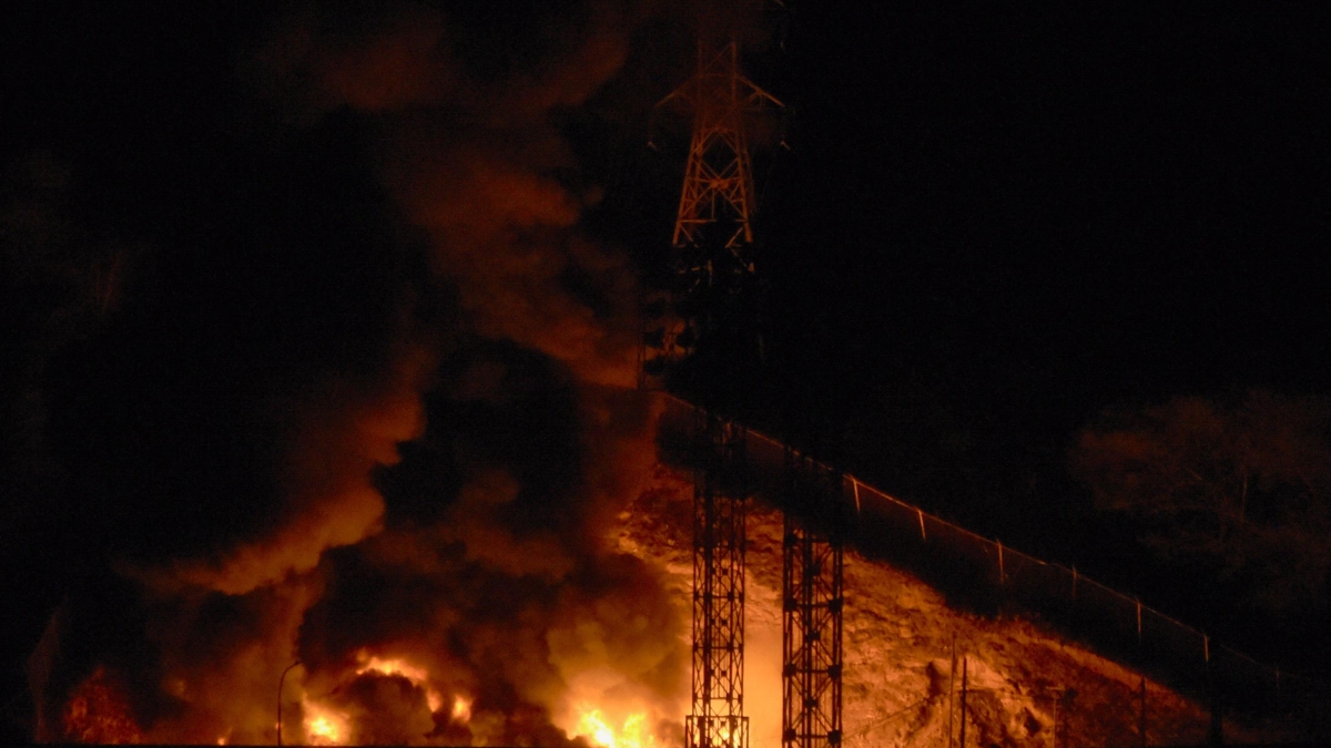 Attacco Usa a Caracas, Trump: «Maduro e la moglie portati via su una nave. Voleva negoziare, ho detto no. Vedremo se Machado può governare». Cnn: prelevato in camera da letto | La vice in Russia?