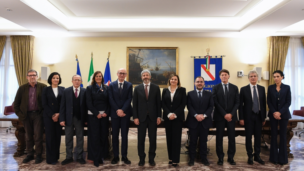 Campania, Fico insedia la giunta: «Sarà un lavoro di squadra, partiremo da sanità e trasporti»