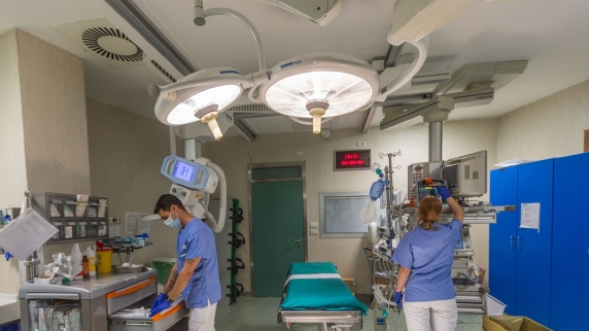 Undici feriti del rogo di Crans-Montana ricoverati all'ospedale Niguarda di Milano: «Le ustioni sono molto, molto estese. E i pazienti hanno danni da inalazione di fumi velenosi»