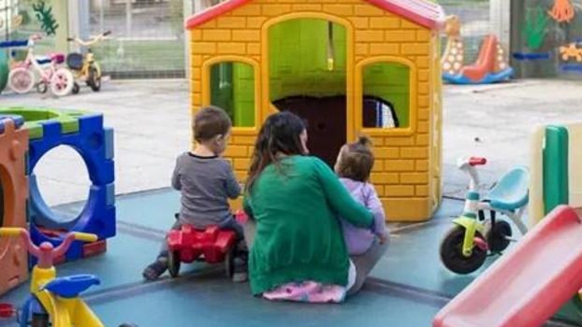 Alto Adige, i bambini potranno rimanere all’asilo fino al tardo pomeriggio: «Supporto fondamentale alla crescita»