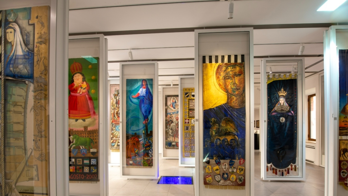 Siena, nel cuore delle Contrade: tra oratori, drappelloni e cunicoli