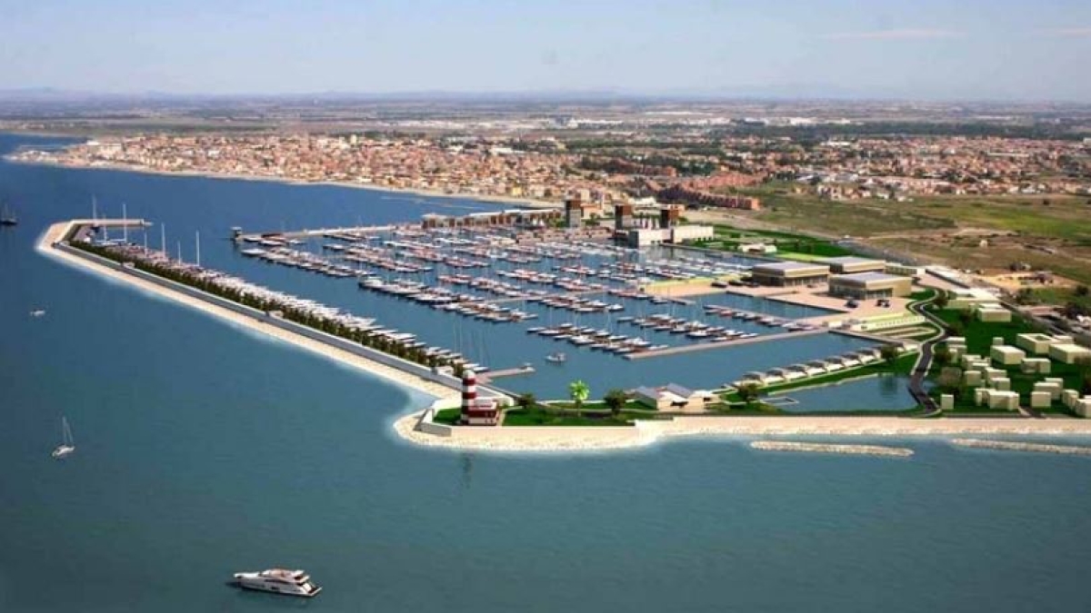 Pesca, coste e sport come surf e vela: Fiumicino si candida a Capitale del mare 2026