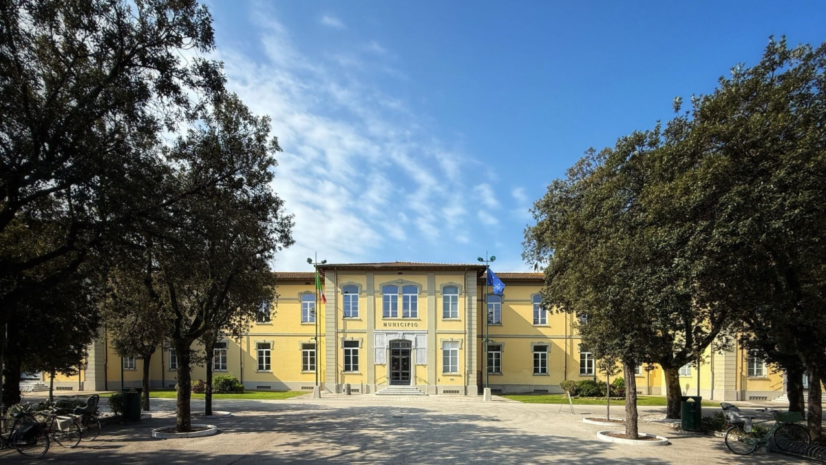 Forte dei Marmi, il Comune è senza telefoni da un mese e mezzo e chiede i danni a Tim