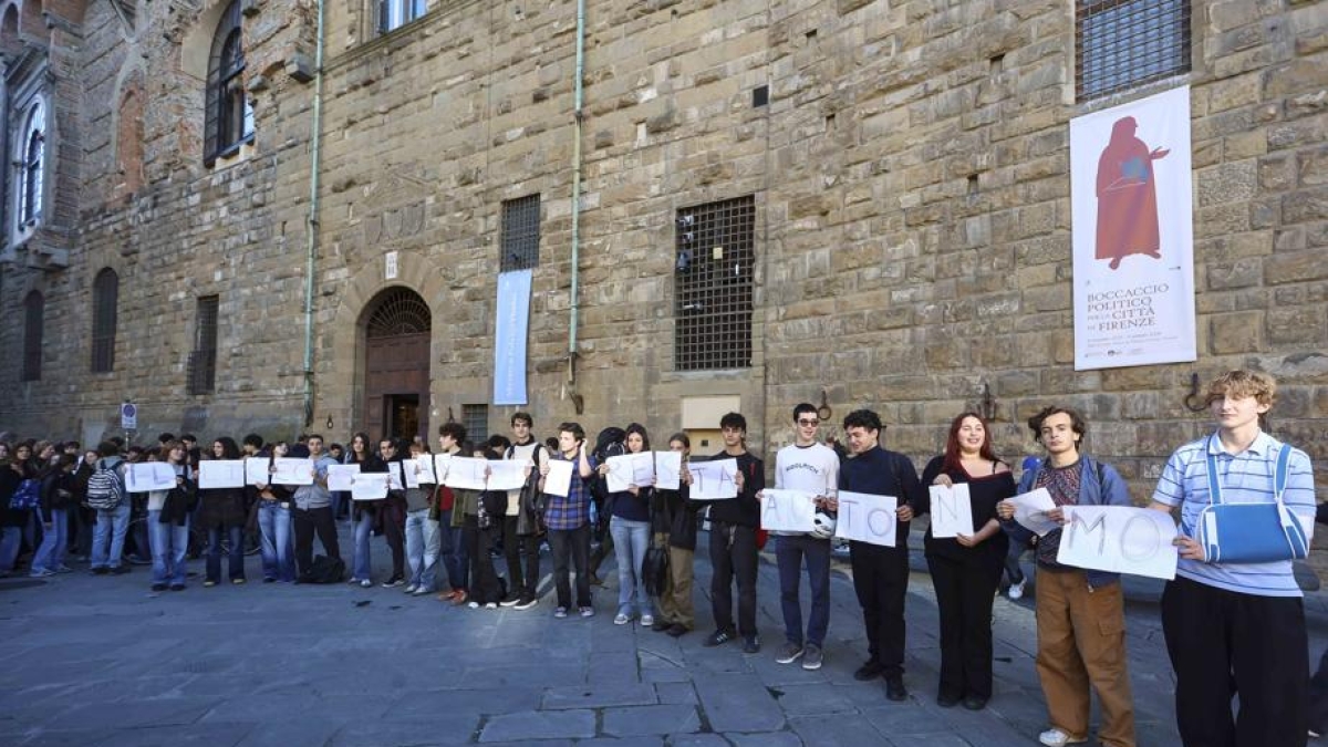 Accorpamenti delle scuole, Roma tira dritto e commissaria (anche) la Toscana