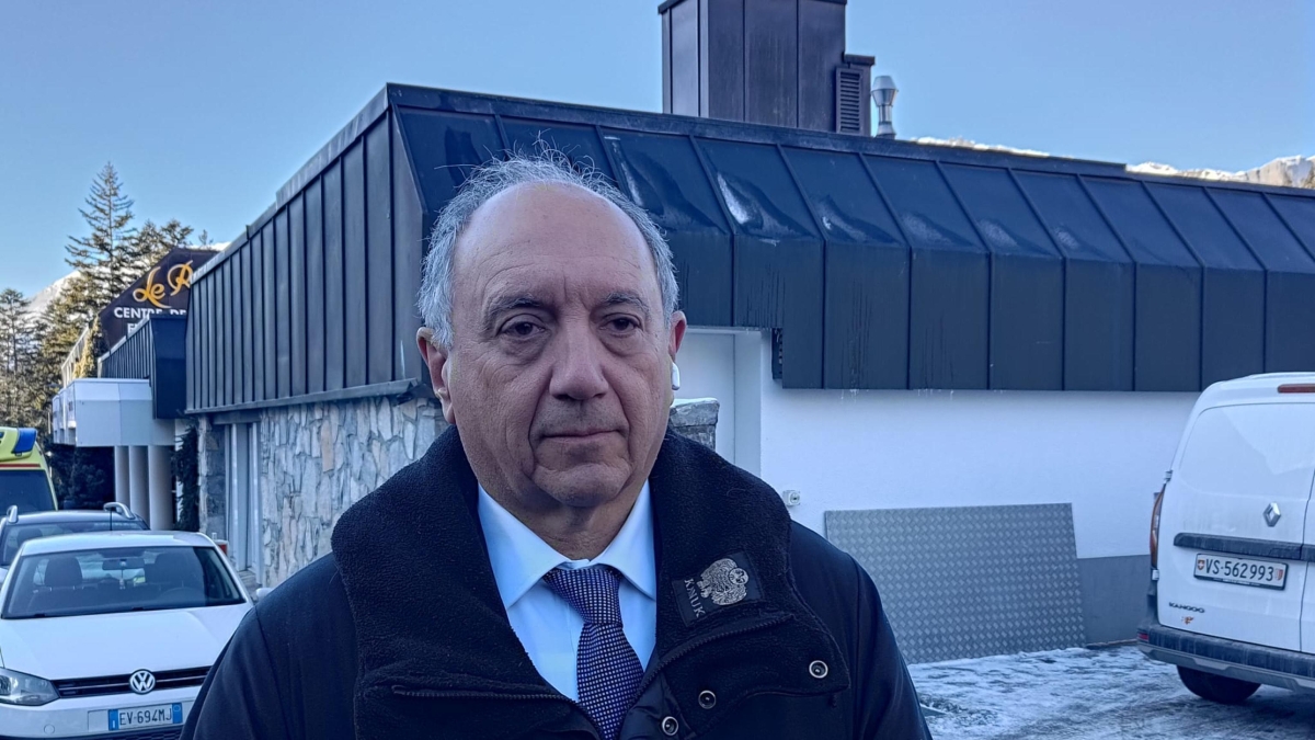 L'Italia richiama il nostro ambasciatore in Svizzera dopo la scarcerazione di Jacques Moretti. Tajani: potrebbe tentare la fuga