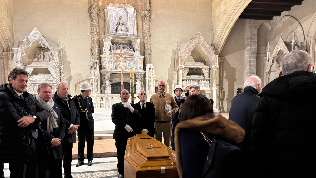 L'addio di Napoli a Luigi Nicolais, Santa Chiara gremita. Bernini: «Grande scienziato e persona di valore»