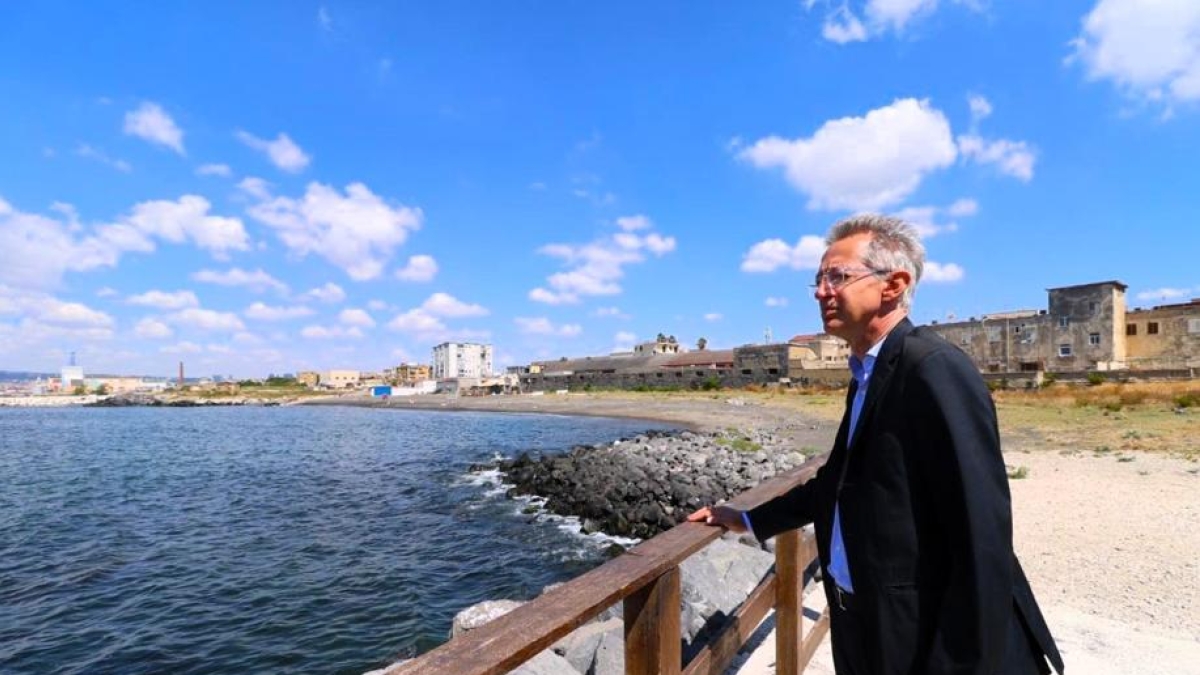 San Giovanni a Teduccio, il mare ritrovato: lavori al via agli arenili 2 e 4 in vista dell’estate. Bagnoli, vertice per gli appalti