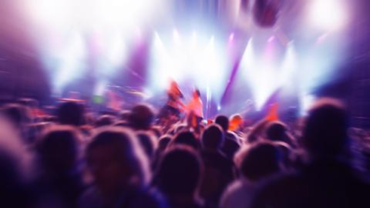 Sorrento, rapina con i complici una catenina da 5mila euro in discoteca: individuato ed arrestato per un tatuaggio