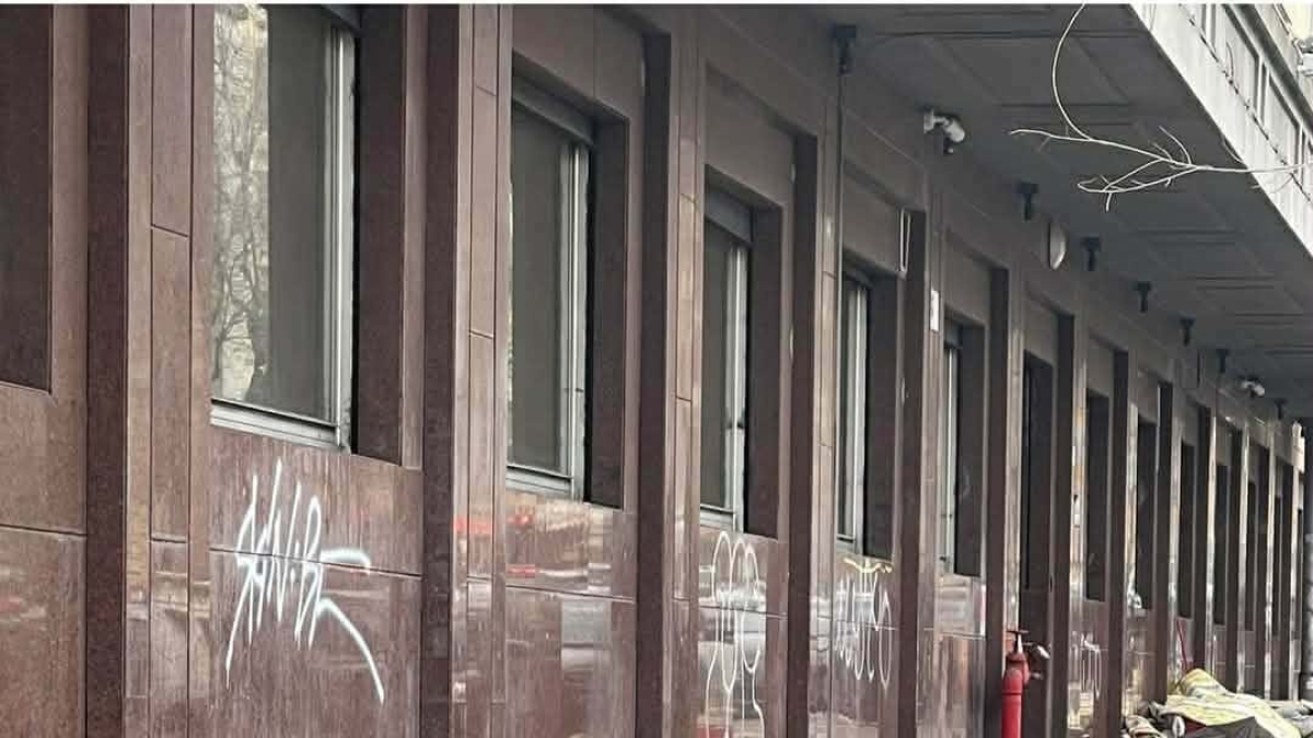 Esquilino, dormitorio in piazza Vittorio. I comitati organizzano un sit-in: «Non è possibile uscire di casa e avere paura»