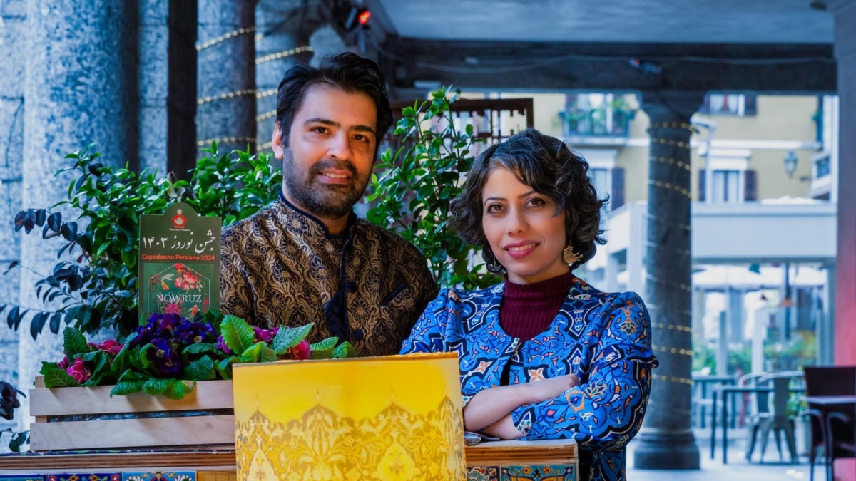 Lecco, lo chef Hooman Soltani dalle cucine tv al sostegno alla rivolta in Iran: «Ho visto mio zio morire dissanguato. Il regime va fermato»