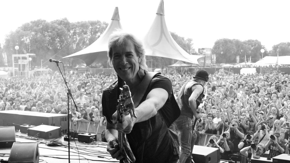 Scorpions, è morto lo storico bassista Francis Buchholz. Aveva 71 anni ed era malato di cancro. «La sua anima resta in ogni nota che ha suonato»