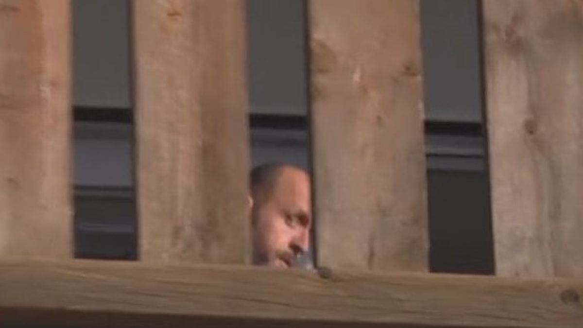 Crans, Moretti scarcerato è nella sua villa. I genitori delle vittime: "Soddisfatti della reazione italiana" | Chi ha pagato la cauzione