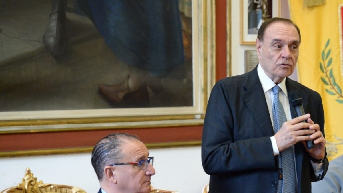 De Luca e le dimissioni del sindaco di Salerno, Mastella: «Le istituzioni non sono proprietà privata»