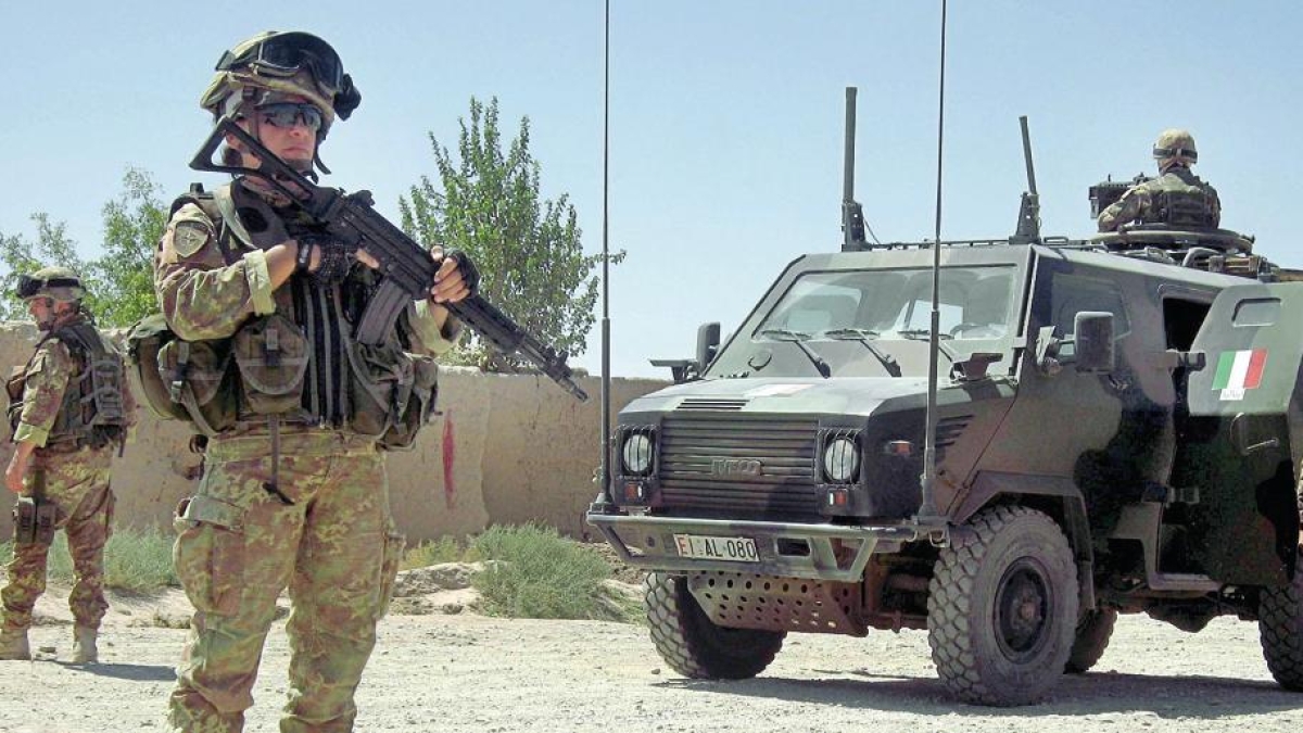 Meloni e la richiesta di «rispetto» a Trump dopo le frasi sui soldati europei in Afghanistan: la mossa per blindare la Nato mentre sale la tensione con gli Usa