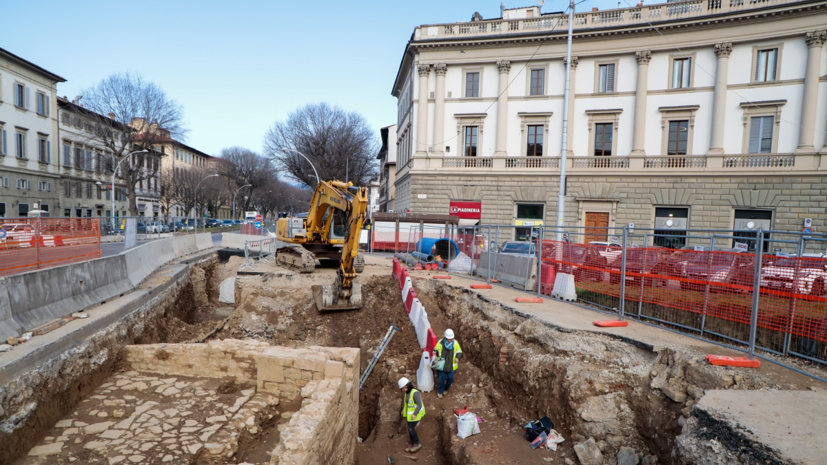 Tramvia Firenze, cento operai in più per finire nel 2026 la linea fino a Bagno a Ripoli