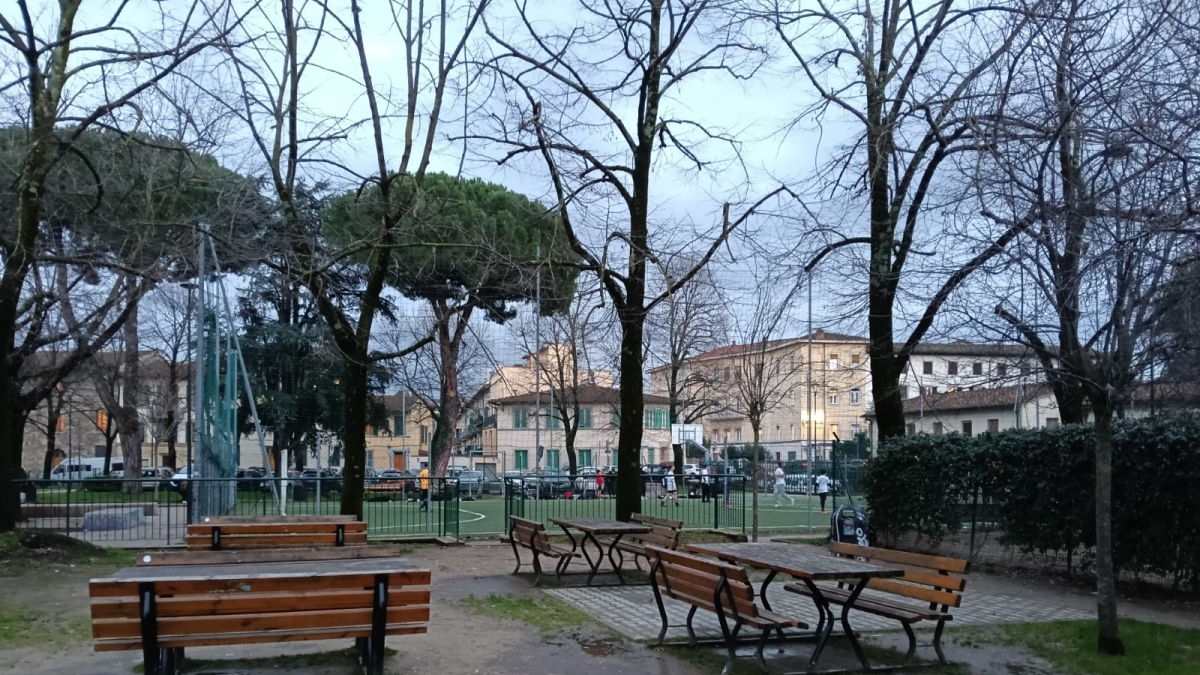 Resa dei conti tra bande di ragazzini a Firenze, indagini e un appello dai carabinieri: «Diteci quello che sapete»