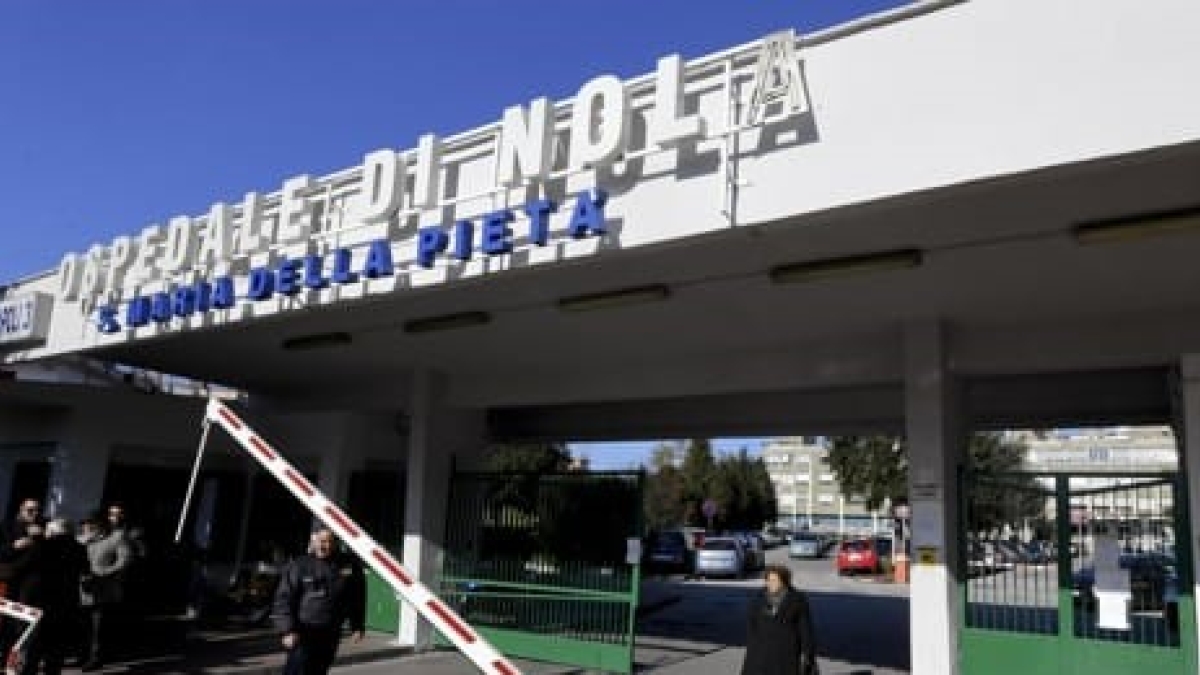 Nola, in ospedale arriva bambina di un anno con disturbi: aveva ingerito hascisc. Denunciato il padre