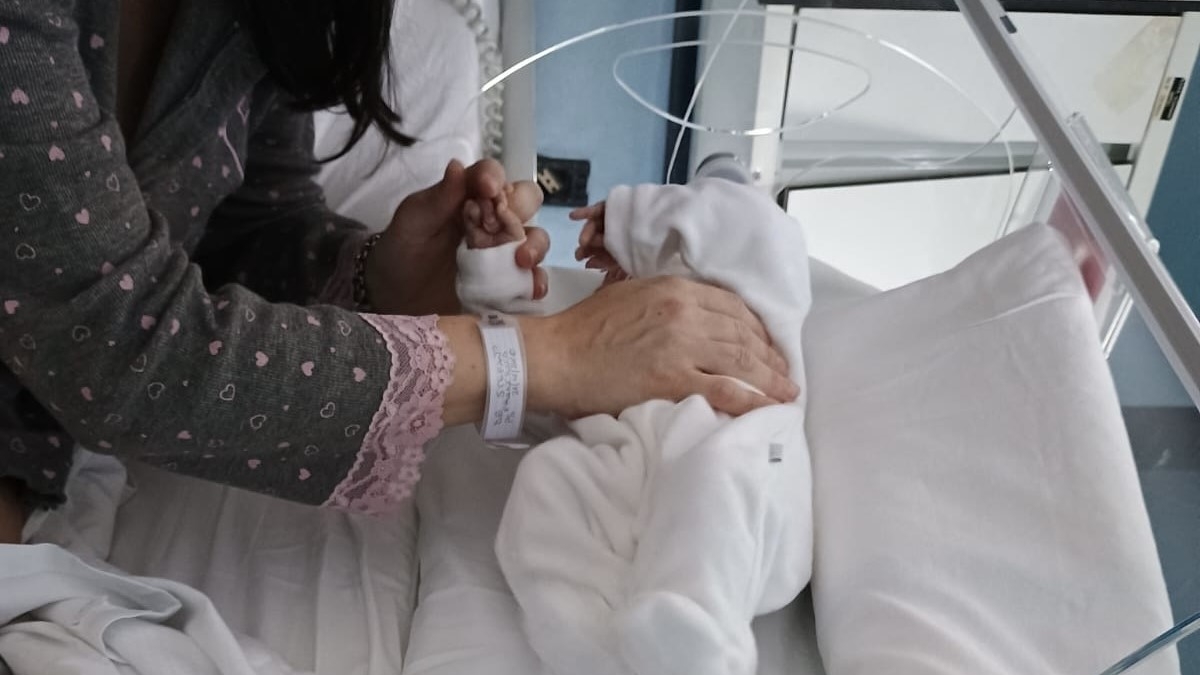 Maternità in sicurezza, al Cardarelli le cullette di ultima generazione che riducono i rischi per il neonato