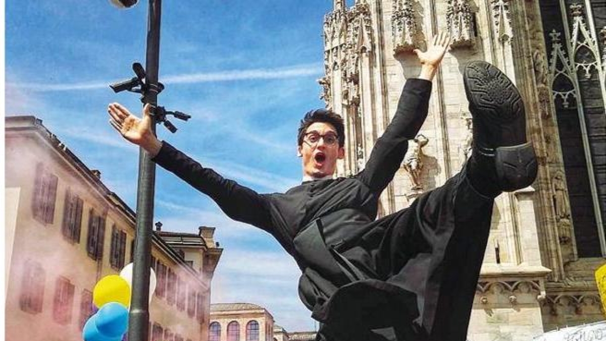 Ravagnani, prete influencer che ai fedeli ha preferito i follower