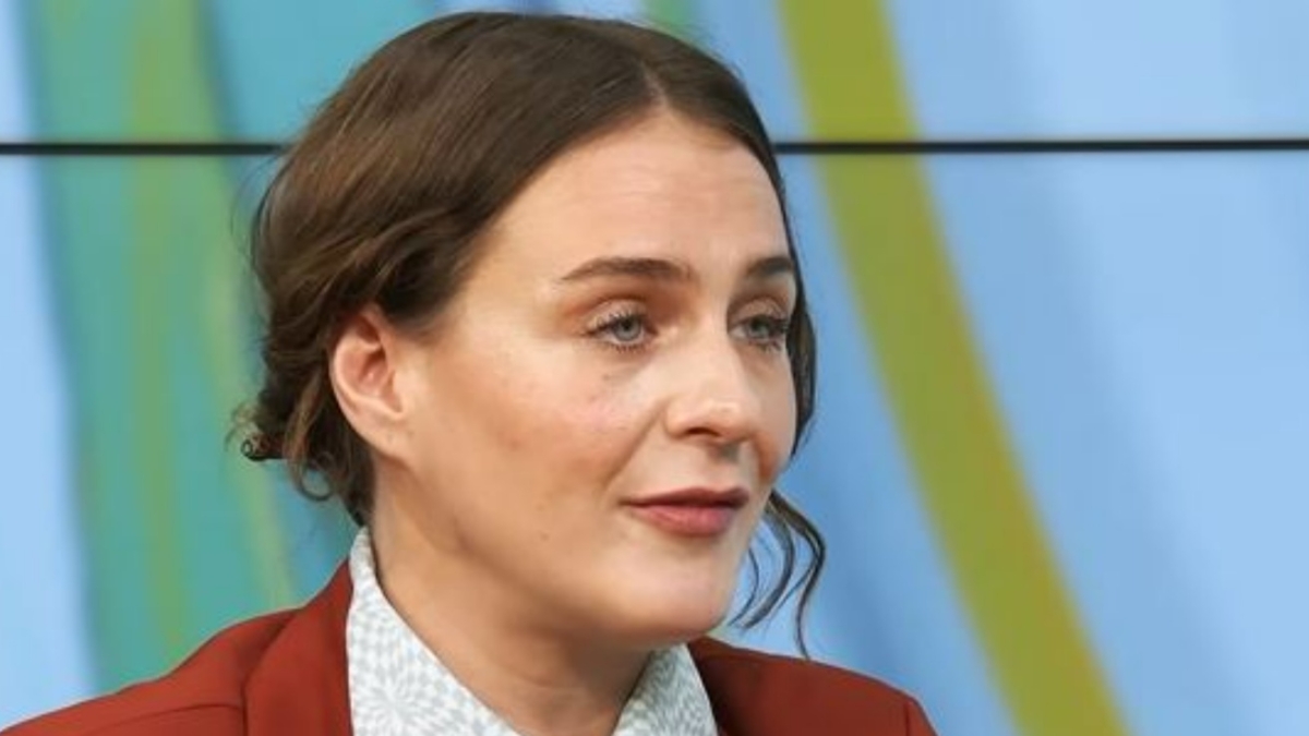 La rivelazione di Emma Morton, ex partecipante di X Factor: «Quando ero ragazzina sono stata abusata sessualmente per 10 anni dal mio maestro di piano»