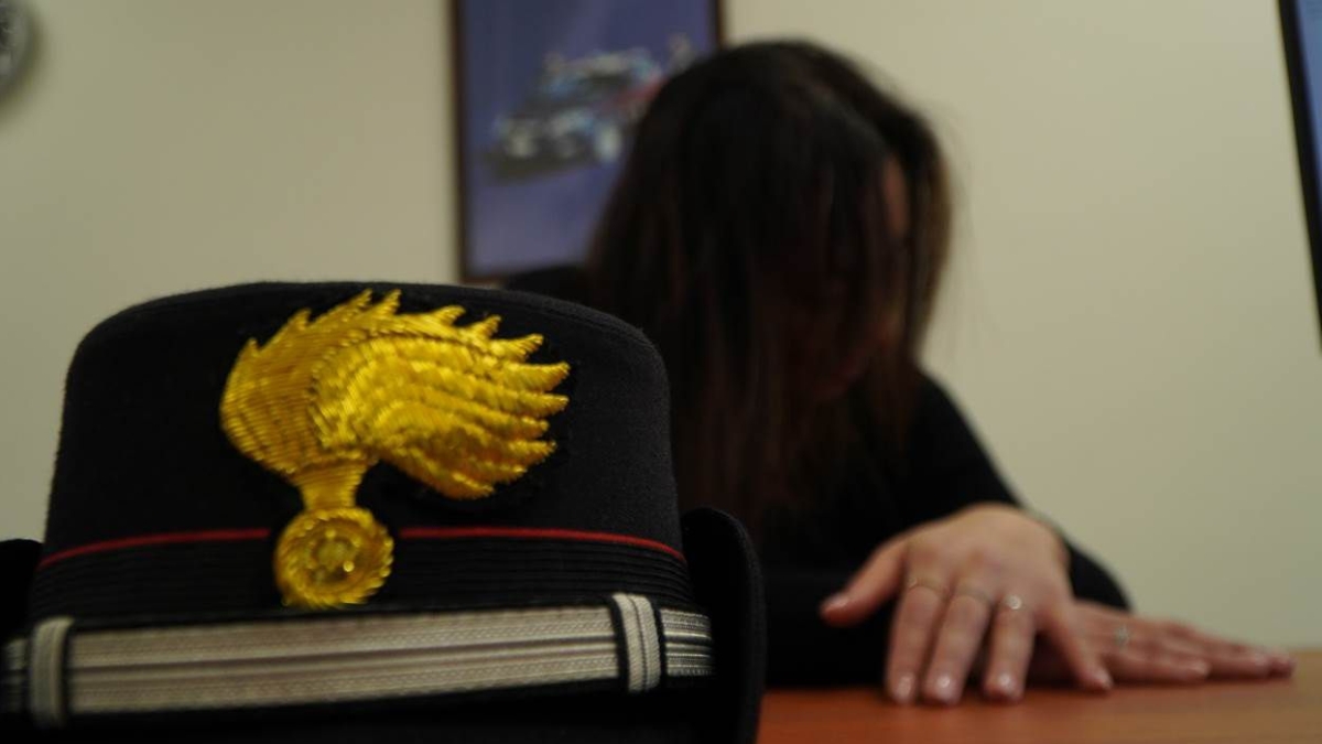 Tentato femminicidio a Casal di Principe: litiga con la moglie ed esplode tre colpi di pistola