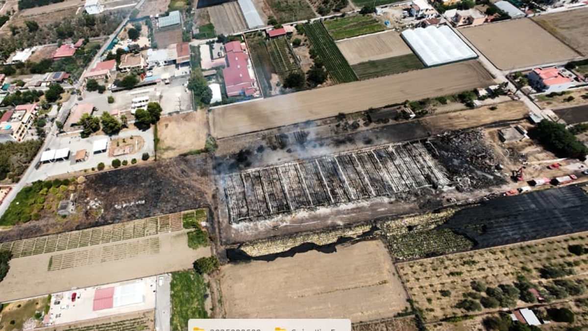 Pompei, causò l'incendio di 13 capannoni contenenti scarti della lavorazione tessile: arrestato il piromane