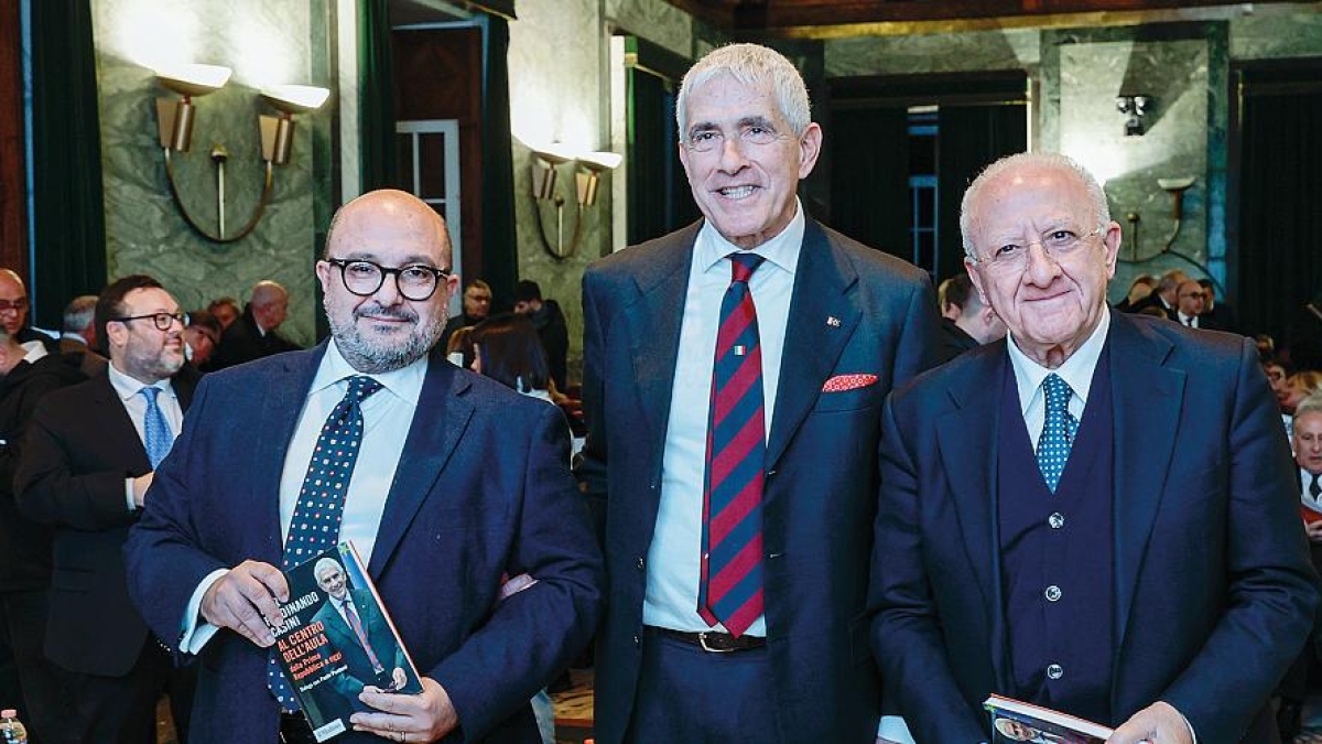 De Luca - Sangiuliano, confronto sulla crisi della politica alla presentazione del libro di Casini