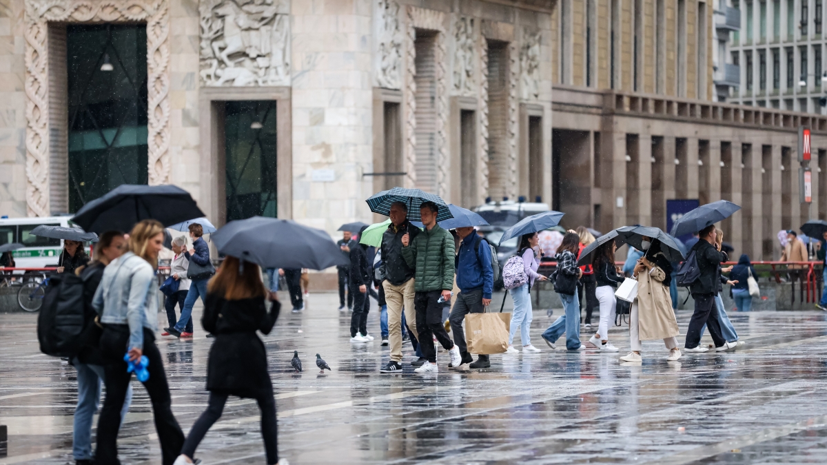 Previsioni meteo mercoledì 4 febbraio, a Milano e in Lombardia pioggia e freddo. Neve oltre 1000 metri