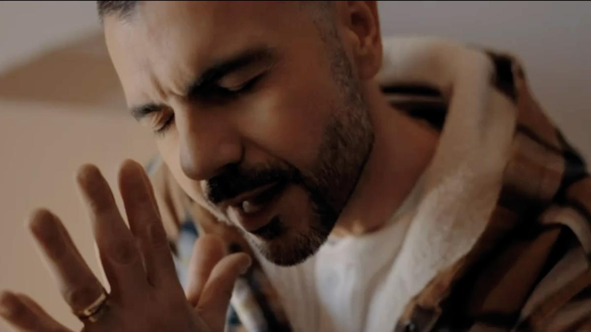 Gianni Fiorellino, il nuovo singolo è una dichiarazione d'amore: «Per la mia compagna di vita». Il 24 giugno concerto alla Reggia di Caserta