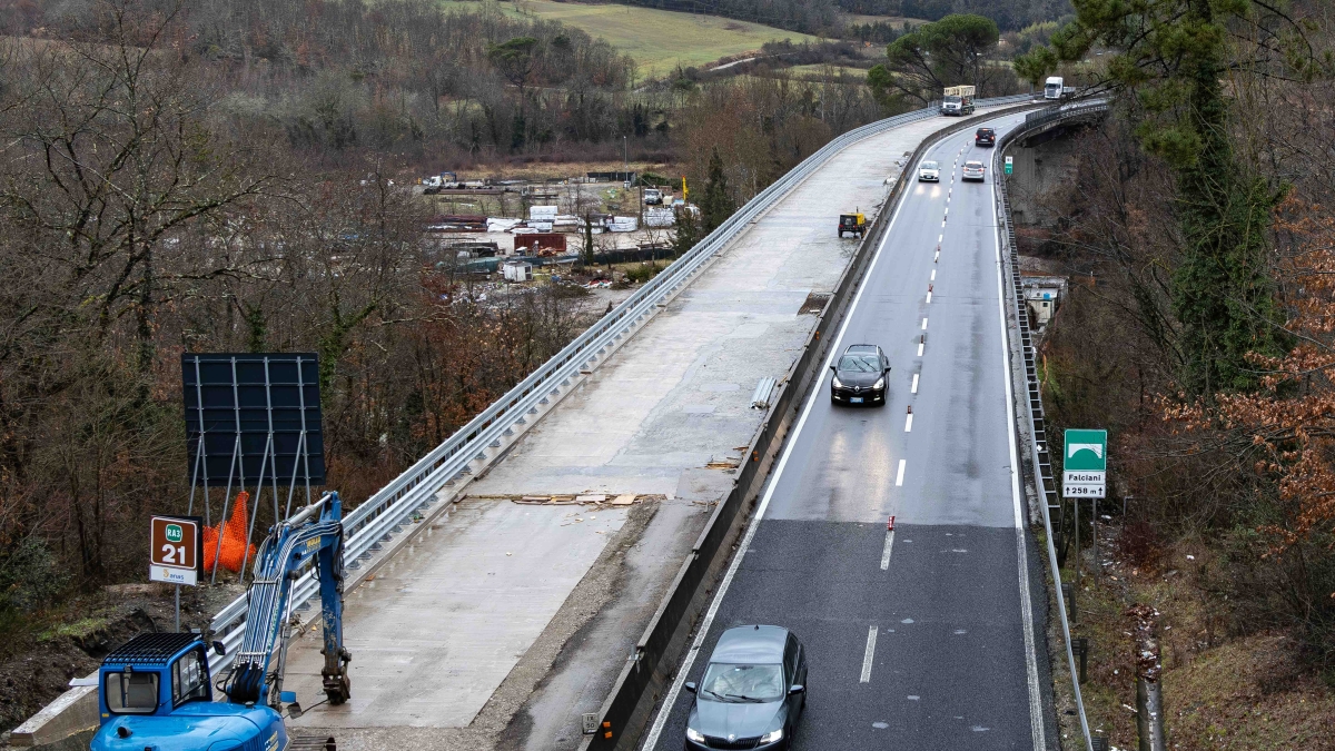 Dieci anni di cantieri e va sempre peggio: «Si viaggia su una corsia, l’Autopalio fa paura»
