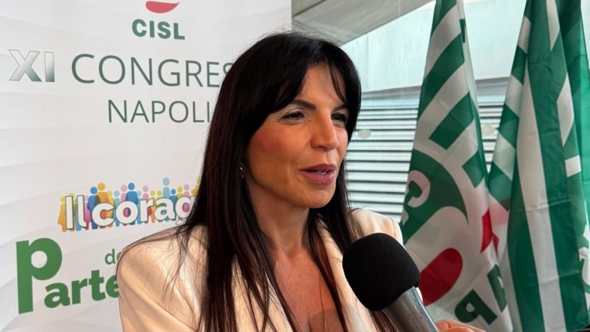 Lavori per la Coppa America a Bagnoli, Cisl e Cgil: solidarietà a Manfredi per le scritte vergognose