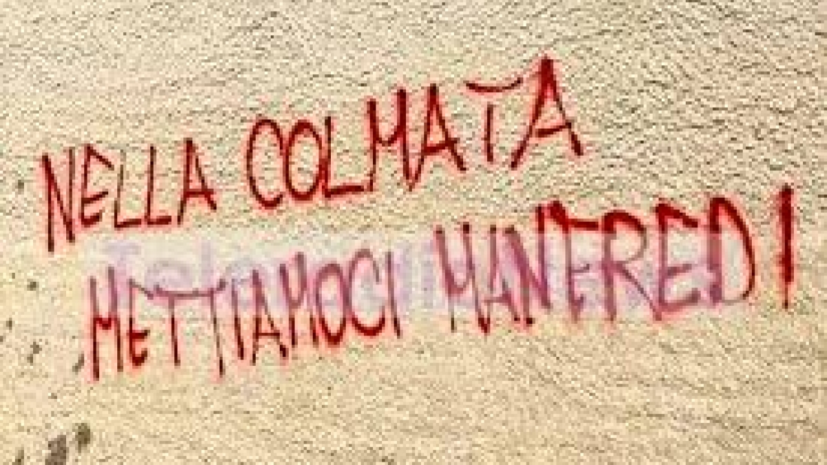 Scritta contro Manfredi a Bagnoli, i giovani Forza Italia: la cancelliamo noi