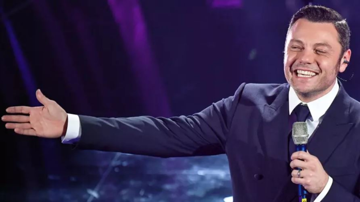 Conti annuncia: Tiziano Ferro super ospite a Sanremo, martedi 24