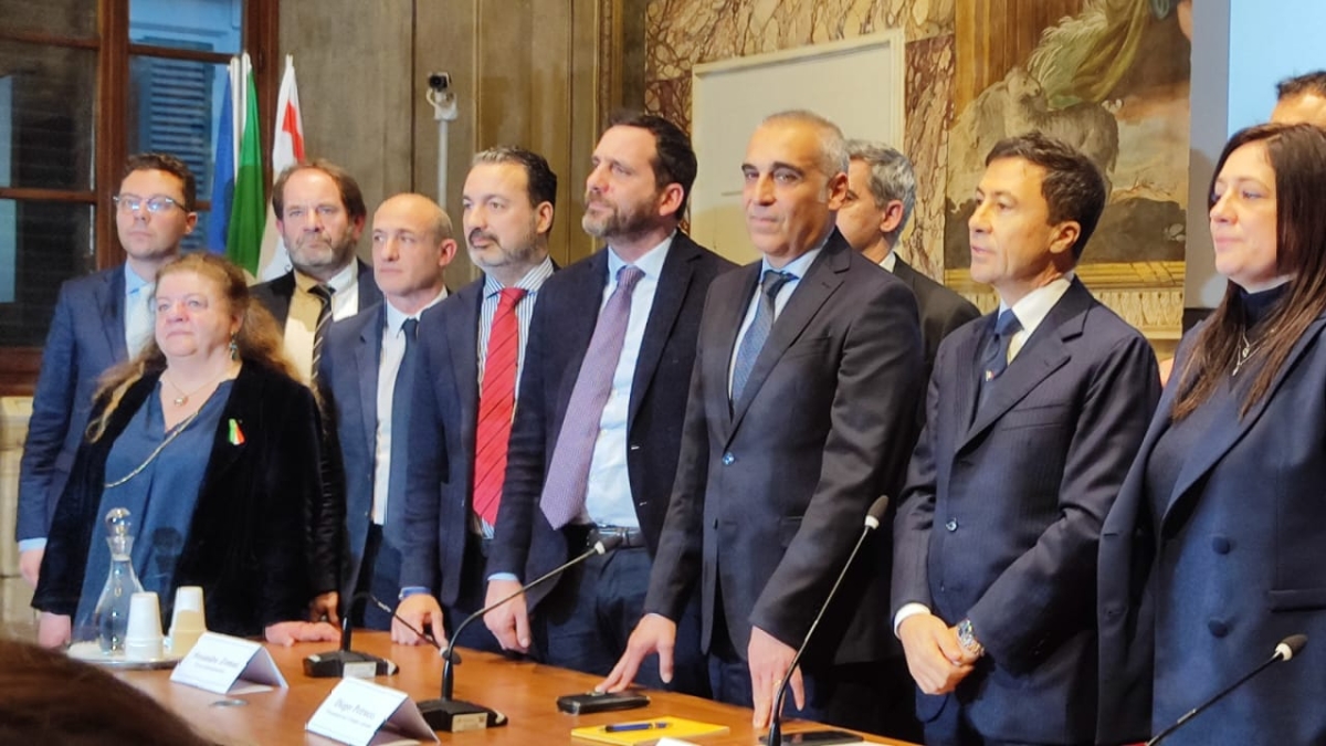 Giorno del Ricordo in Toscana, ancora polemiche per il no a Bocchino: «Io censurato». Fi e Fdi abbandonano il Consiglio regionale. Ira dell'Aned: «Oltraggio alla Resistenza»