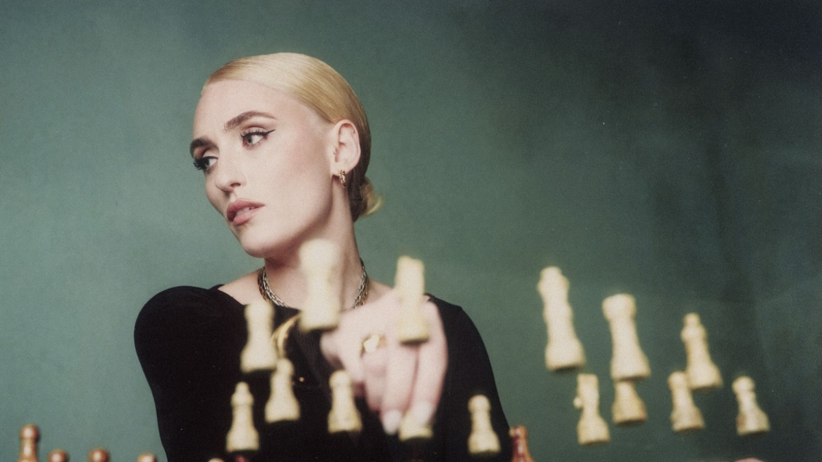 Mara Sattei: «Torno a Sanremo come cantautrice e poi mi sposo. Nella musica c'è ancora un gender gap, non dobbiamo accontentarci»