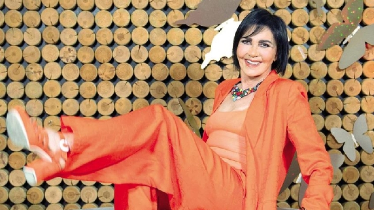 Fiordaliso compie 70 anni: ha esordito nell'orchestra in cui suonava suo padre, la vittoria a Castrocaro, il figlio avuto a 15 anni, 7 segreti