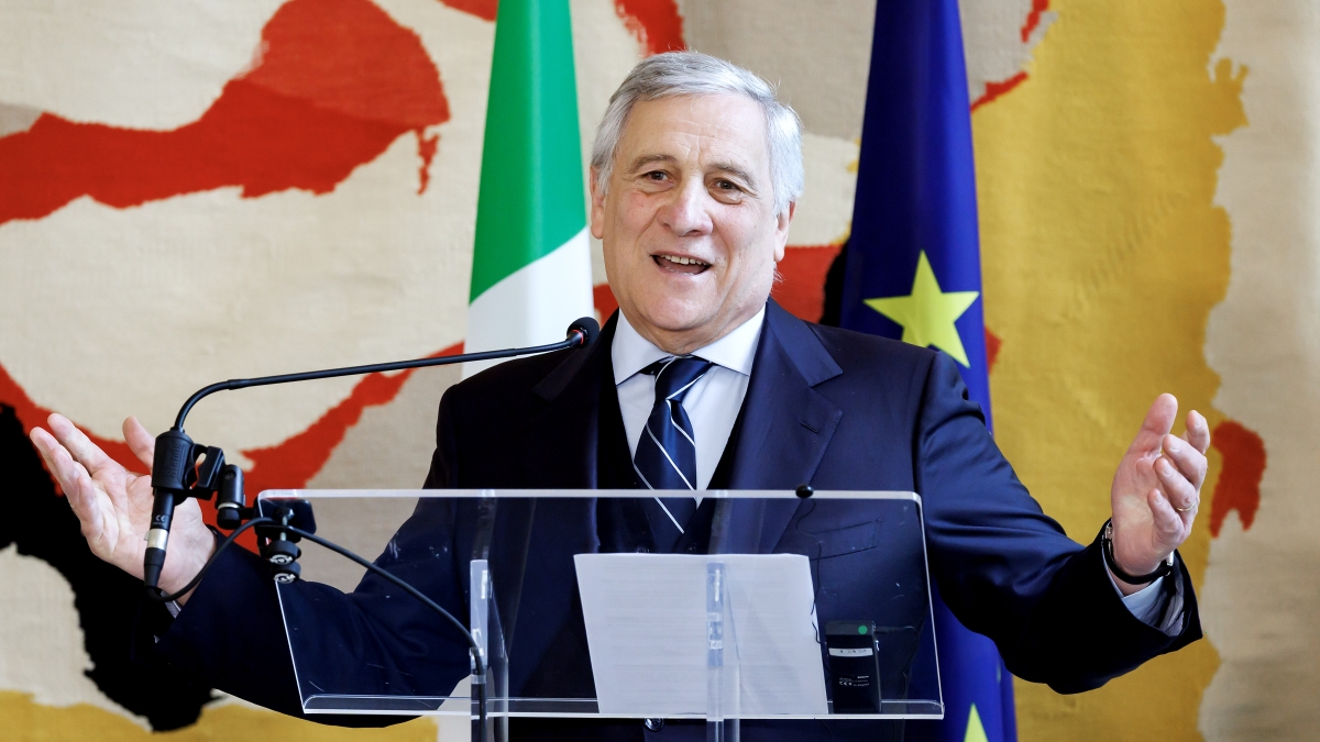 Tajani alla Camera: «Non ci sono alternative credibili al piano di pace Usa per Gaza, l