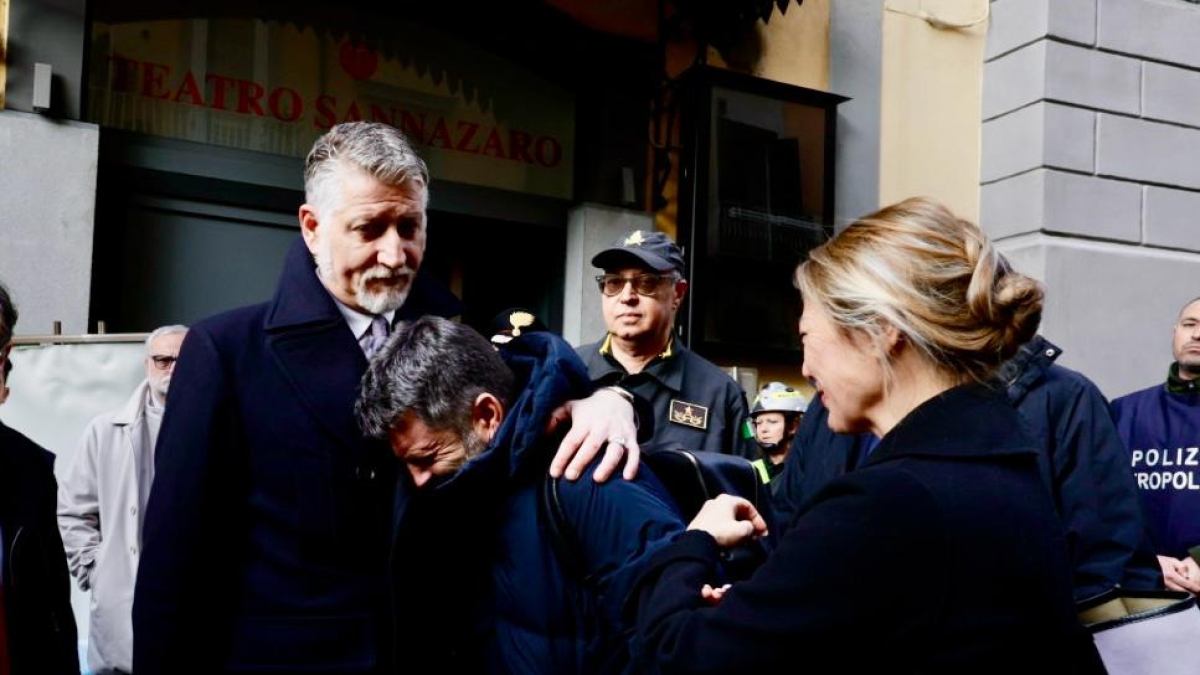 Incendio Teatro Sannazaro, il ministro Giuli al vertice sulla ricostruzione: «Istituzioni unite per riaverlo presto»