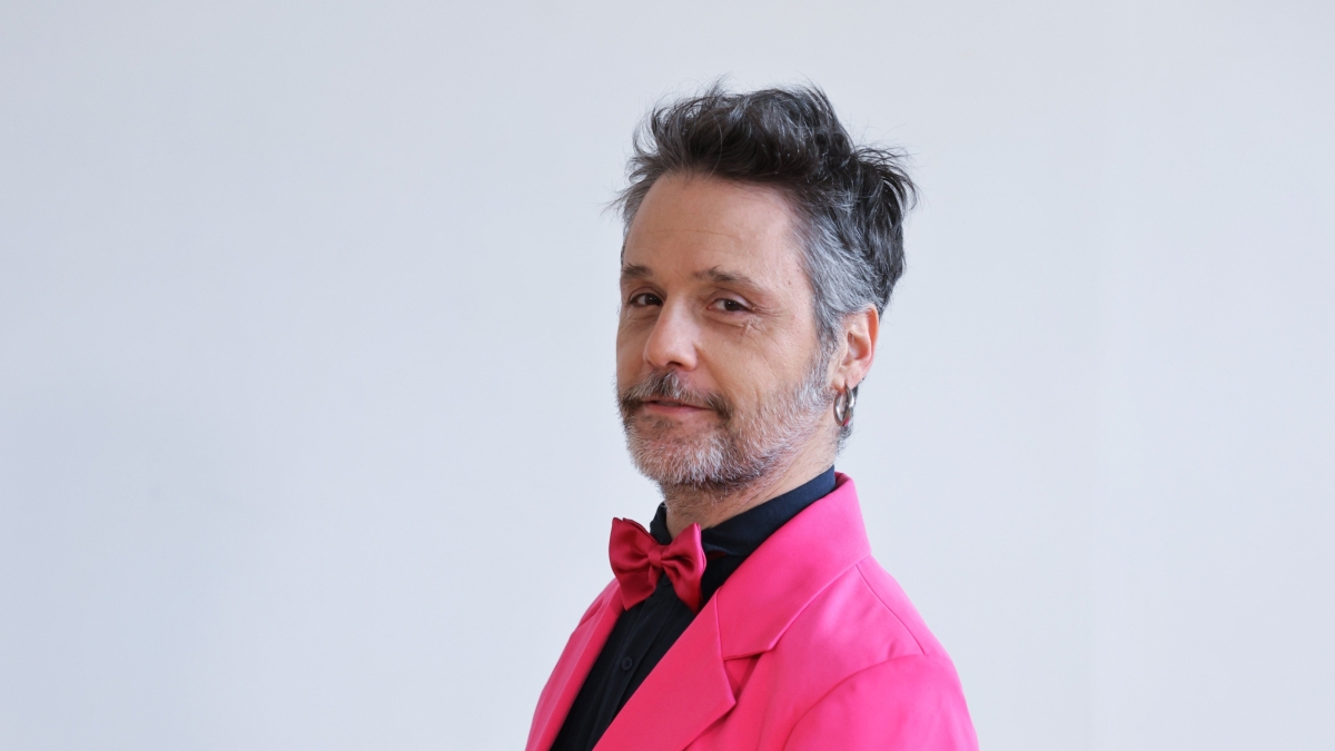 Angelo Pisani e il quiz «Slip&Strip» sulla sessualità. Chi sbaglia risposta si spoglia. E il pubblico decide domande e prove d'abilità