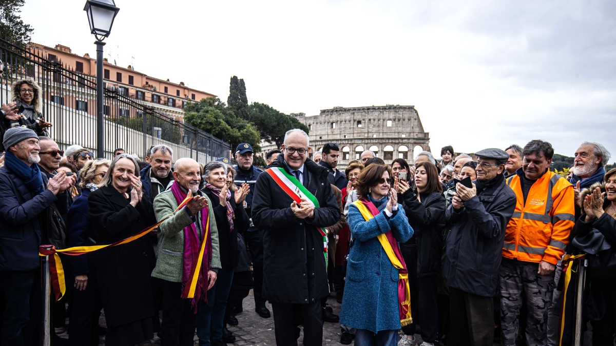 Roma, riapre il belvedere Antonio Cederna. In arrivo nuovi pini in via dei Fori Imperiali