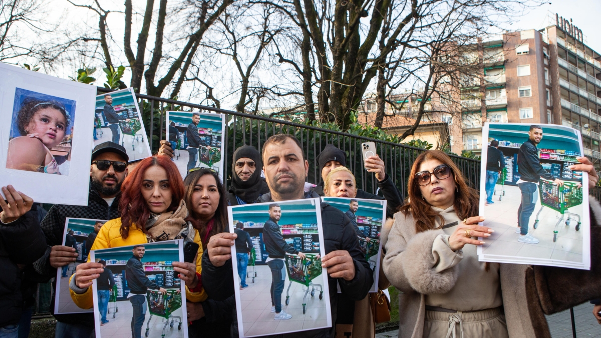 L'afghano che ha visto tutto, l'amico che ha sentito lo sparo in diretta al cellulare: i testimoni dell'omicidio del pusher a Rogoredo che hanno smentito Cinturrino
