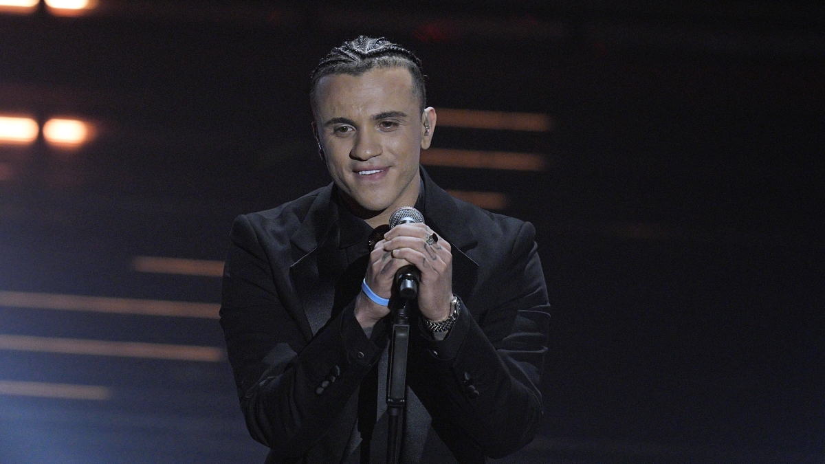 Le pagelle: Sal Da Vinci, vetusto neomelodico (voto 4); Pausini, in una serata troppo affollata, fa il suo (6,5)