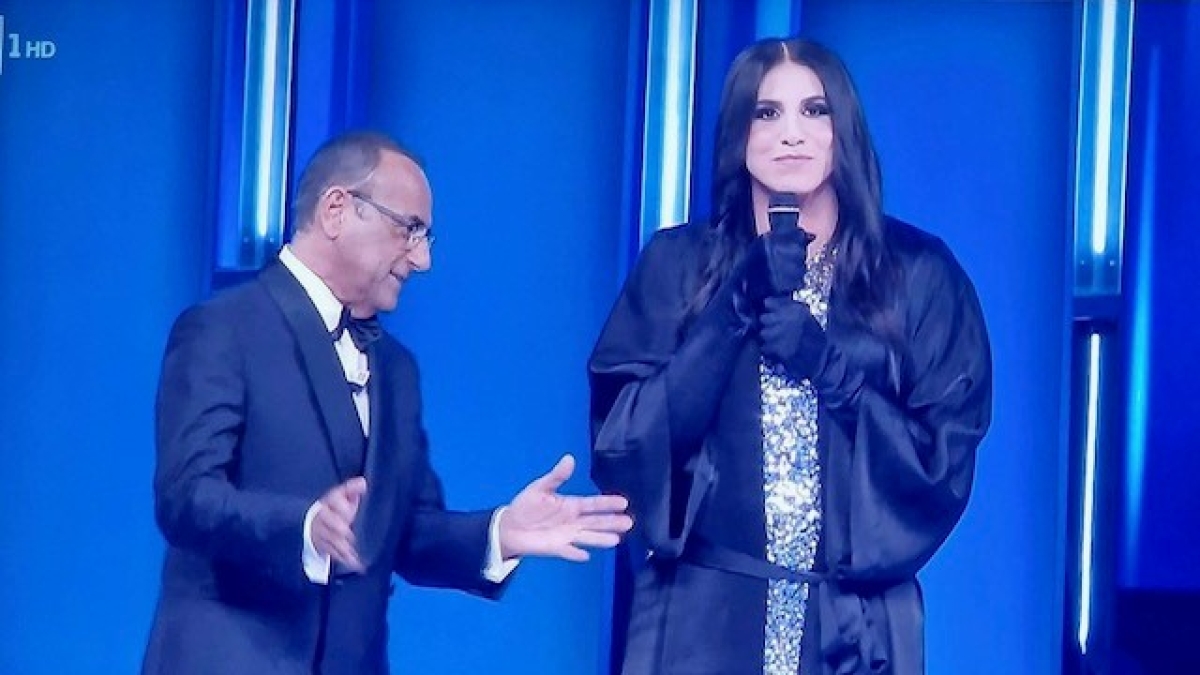 Vincenzo De Lucia imita la Pausini al Festival di Sanremo: «Laura si è divertita, è una caciarona. Era tutto top secret e il mio nome non era neanche in scaletta»