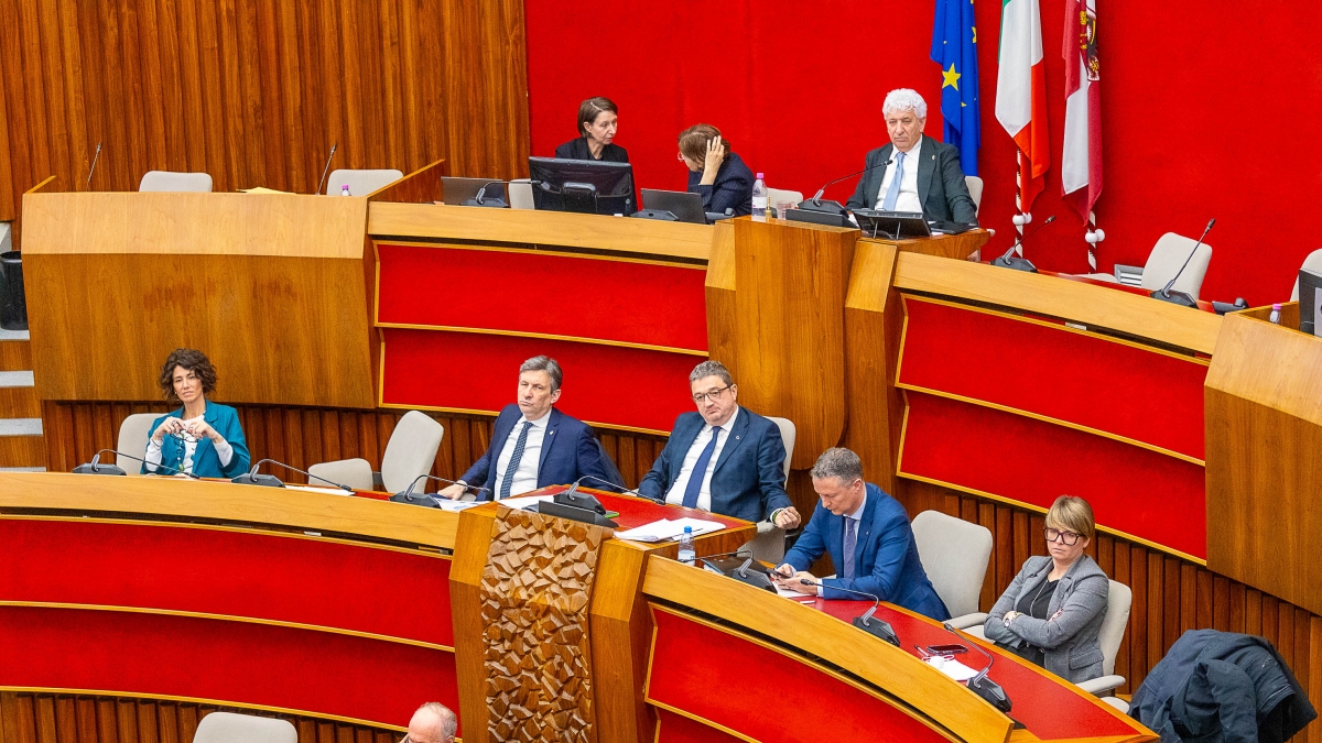 Non passa la sfiducia a Gerosa ma sul «caso» Marchetto la giunta «scarica» l’assessora di Fratelli d'Italia