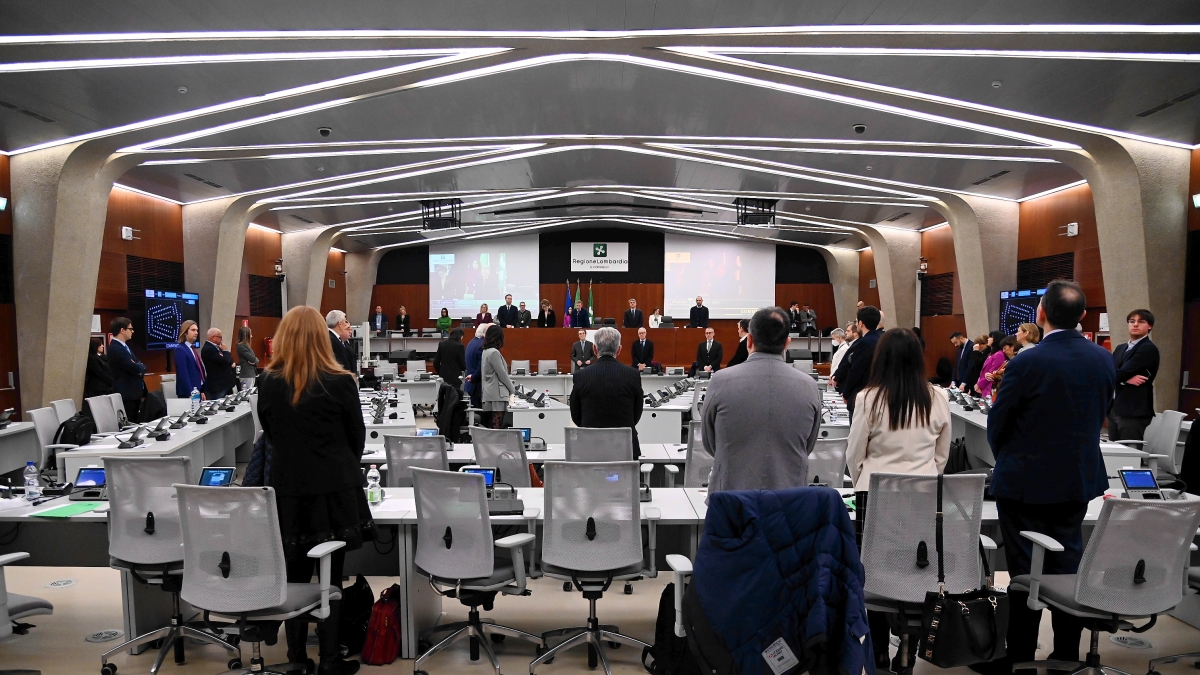 Caso Rogoredo, le fughe in avanti dei politici prima dell’arresto: torna virale il video-gaffe della leghista Sardone